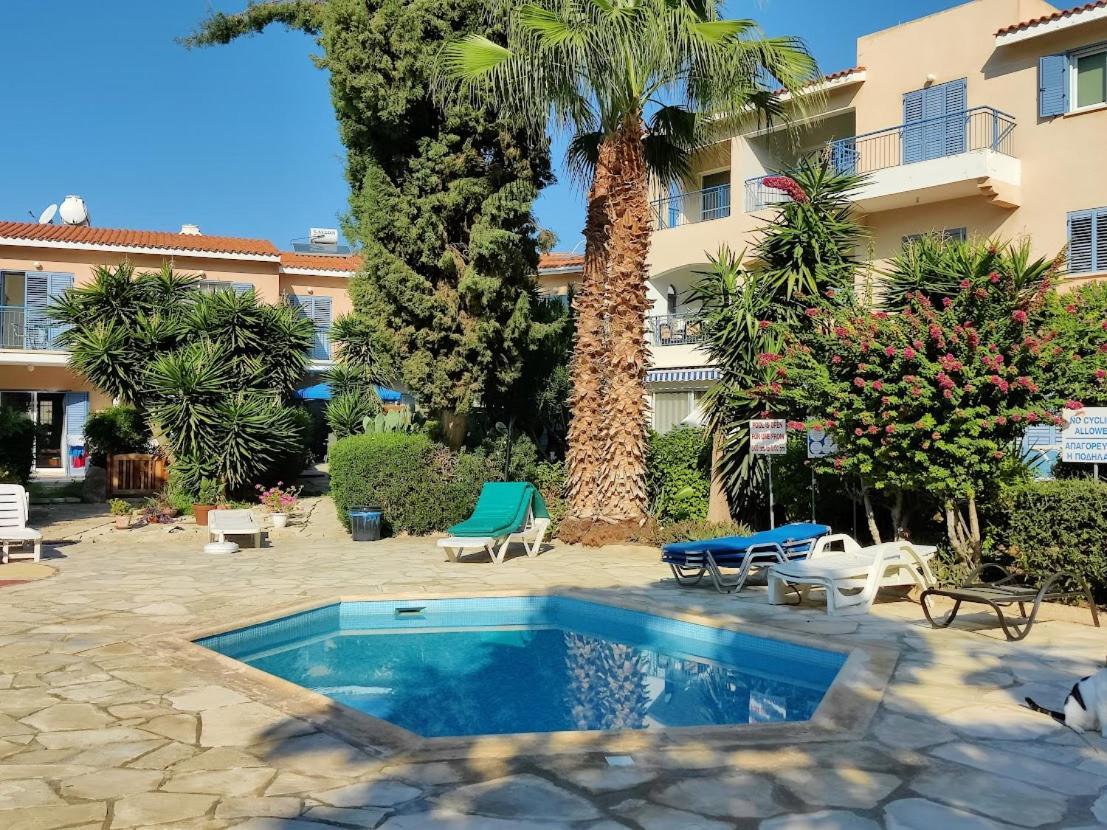 Rachel Suite By The Pool Paphos 外观 照片